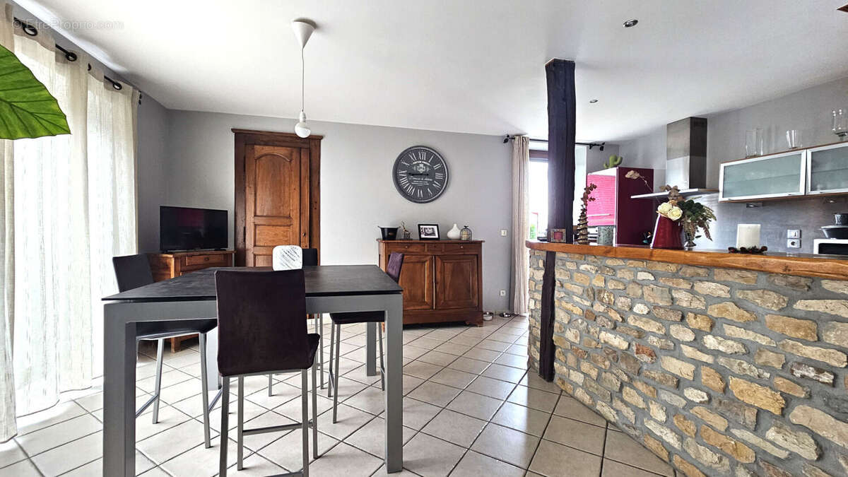 Maison à CHAMPAGNEUX