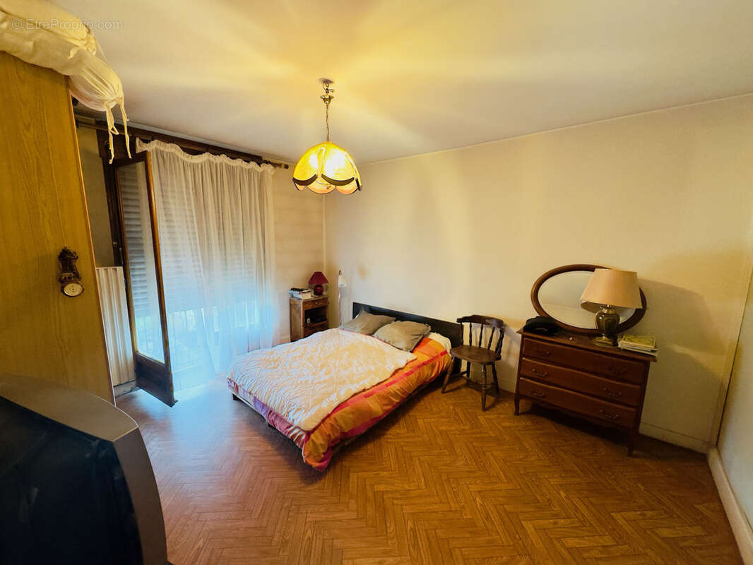 Autre à SAINT-ETIENNE