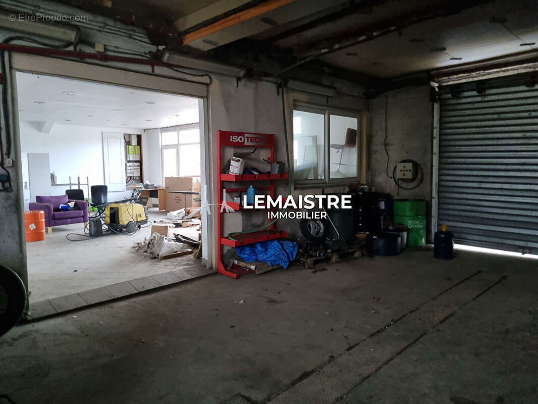 Ensemble immobilier commercial - ST-ROMAIN DE COLBOSC - 750 m² + appartement F4 - photo 9
