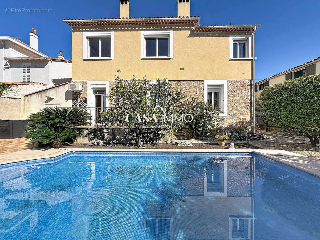 Maison à HYERES