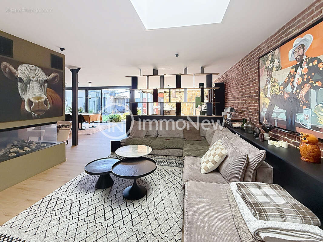 Maison de plain pied 244 m2 centre ville Avranches - photo 2