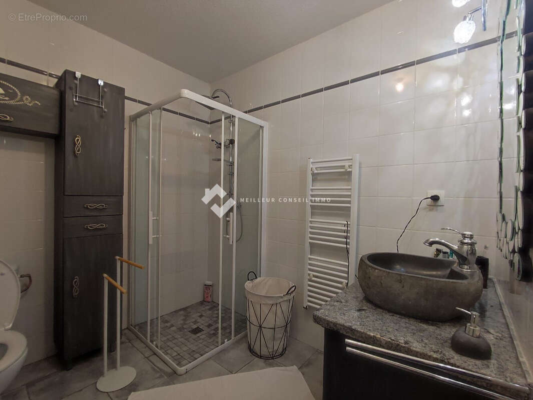 Appartement 69 m² à Fleury  - photo 8