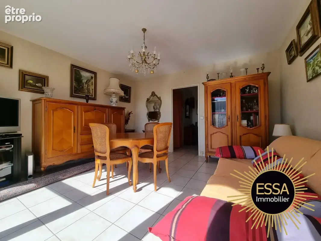 Appartement 4 pièces 79 m² à vendre à Velizy-Villacoublay (78140) - photo 3