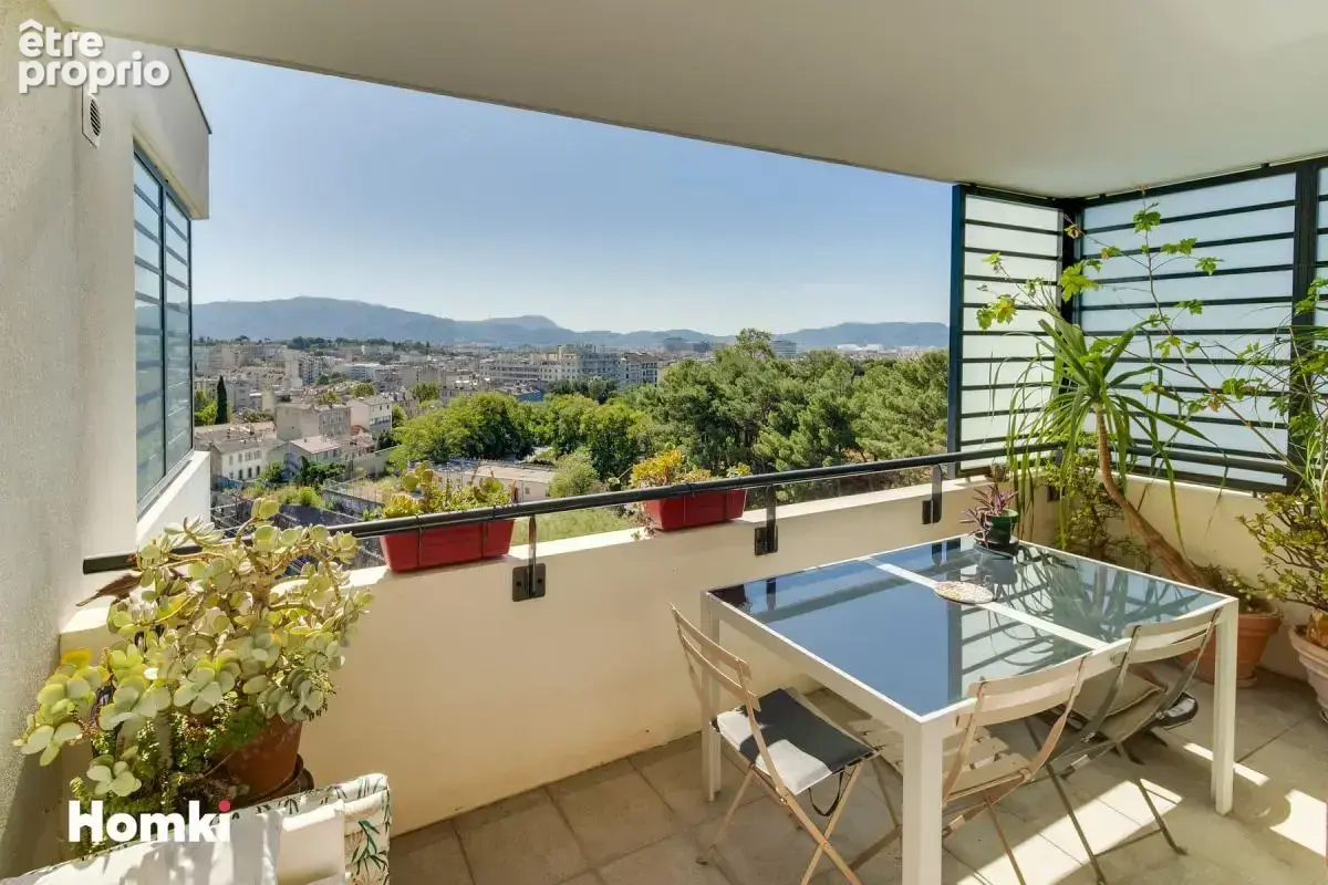 Appartement à MARSEILLE-4E