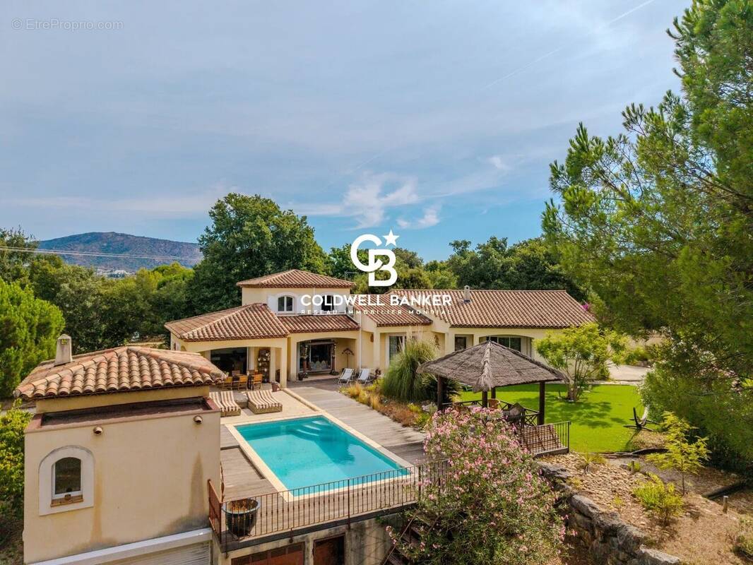 Maison à BORMES-LES-MIMOSAS