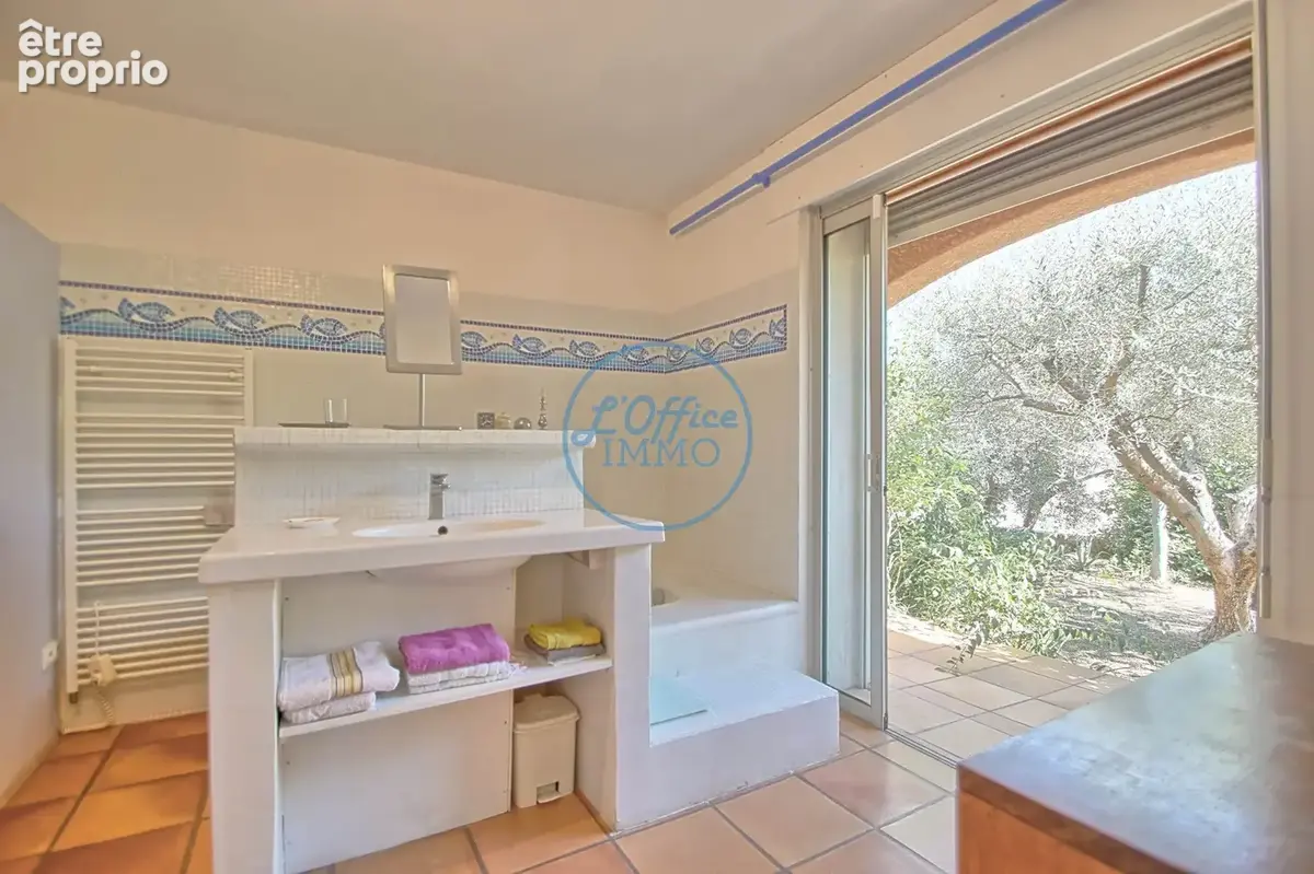 Maison 5 pièces 153 m² à vendre à La Farlede (83210) - photo 9