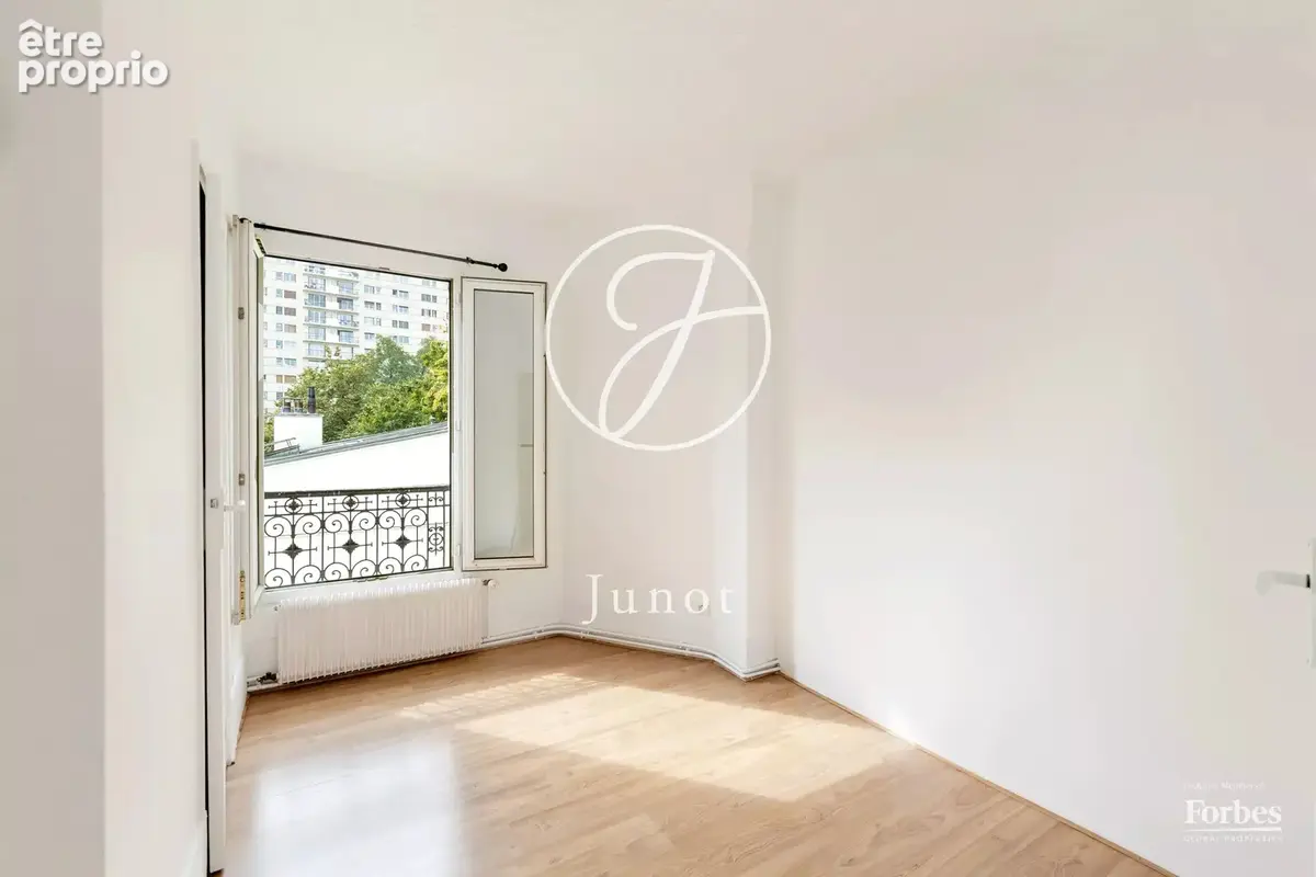 Paris 18e - JULES JOFFRIN / RUE DES CLOYS - Appartement  - 27,85m² Carrez - 2 pièces - Dernier étage - photo 3
