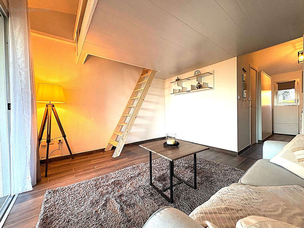 Appartement à COGOLIN
