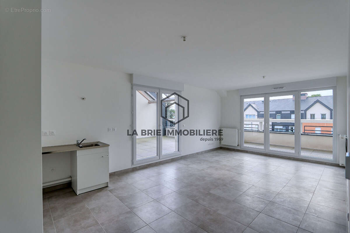 Appartement à EMERAINVILLE