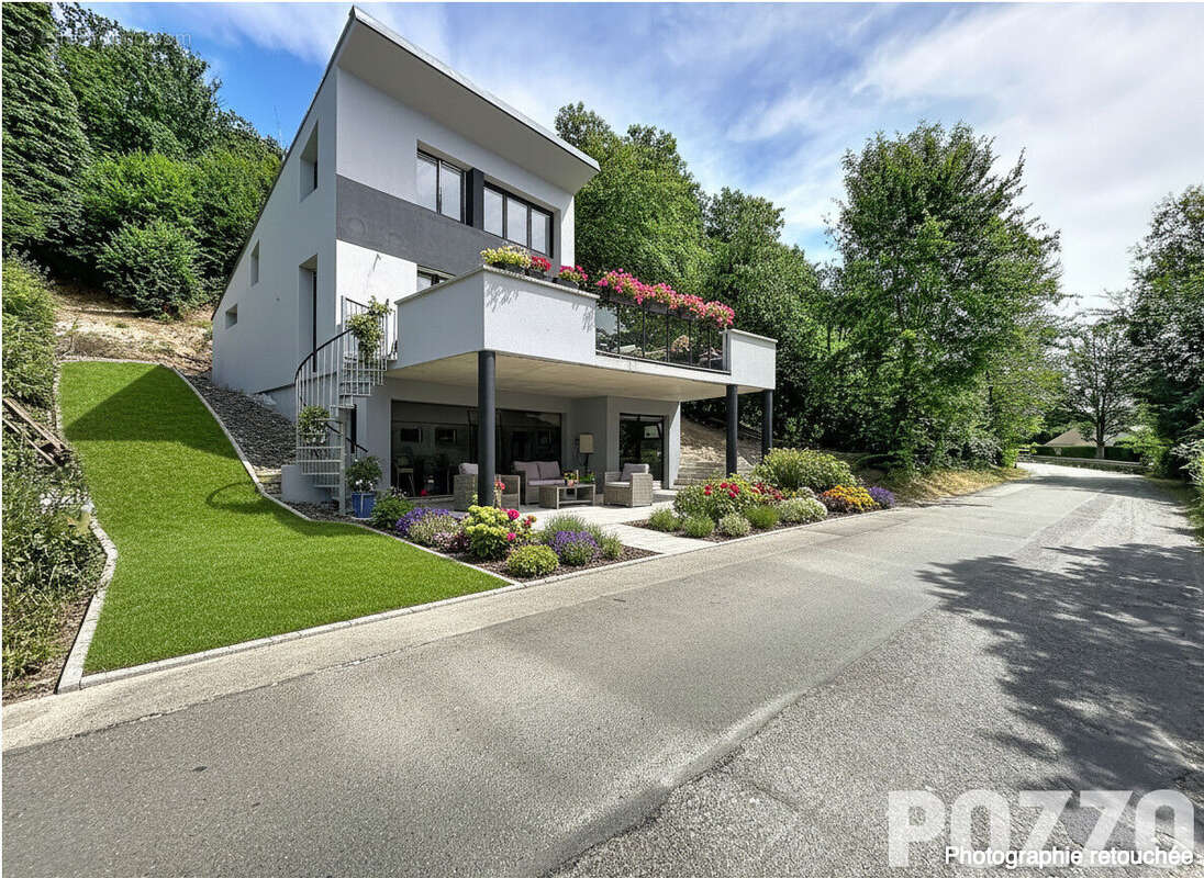 Maison contemporaine dans un écrin de verdure - photo 2