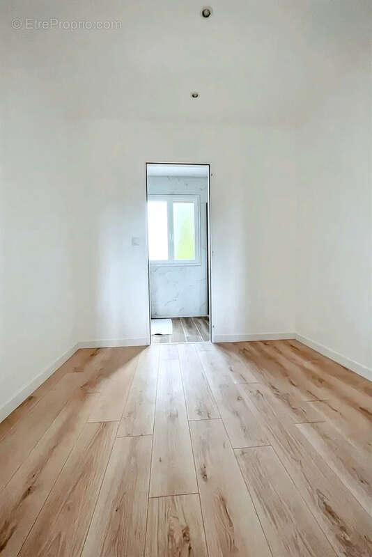 Maison à FEROLLES-ATTILLY