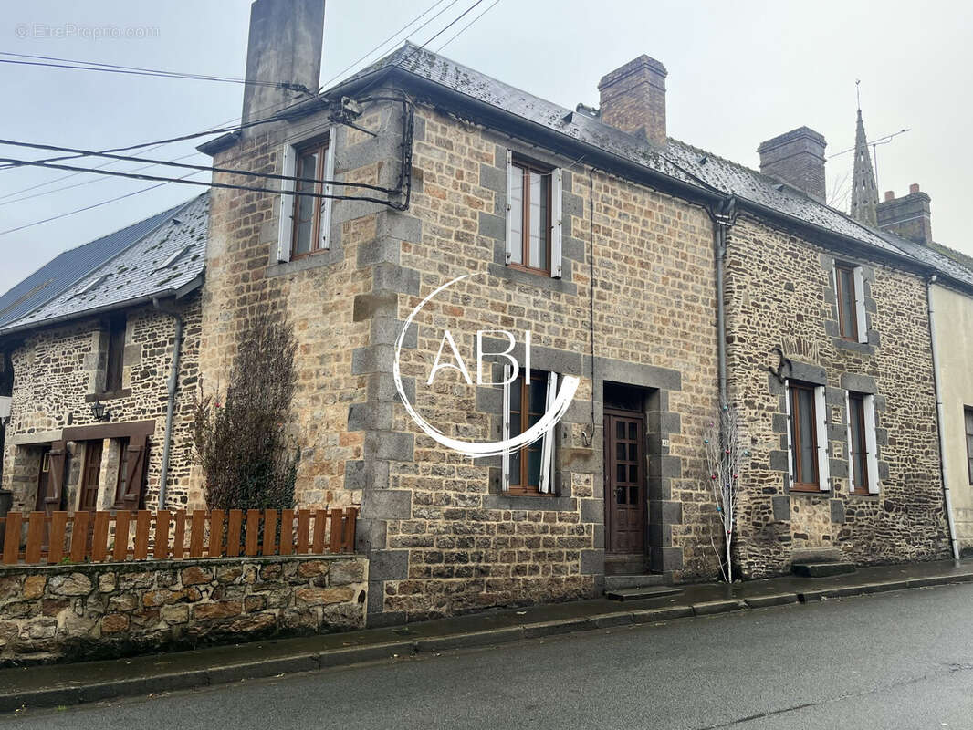 Maison à NEUILLY-LE-VENDIN