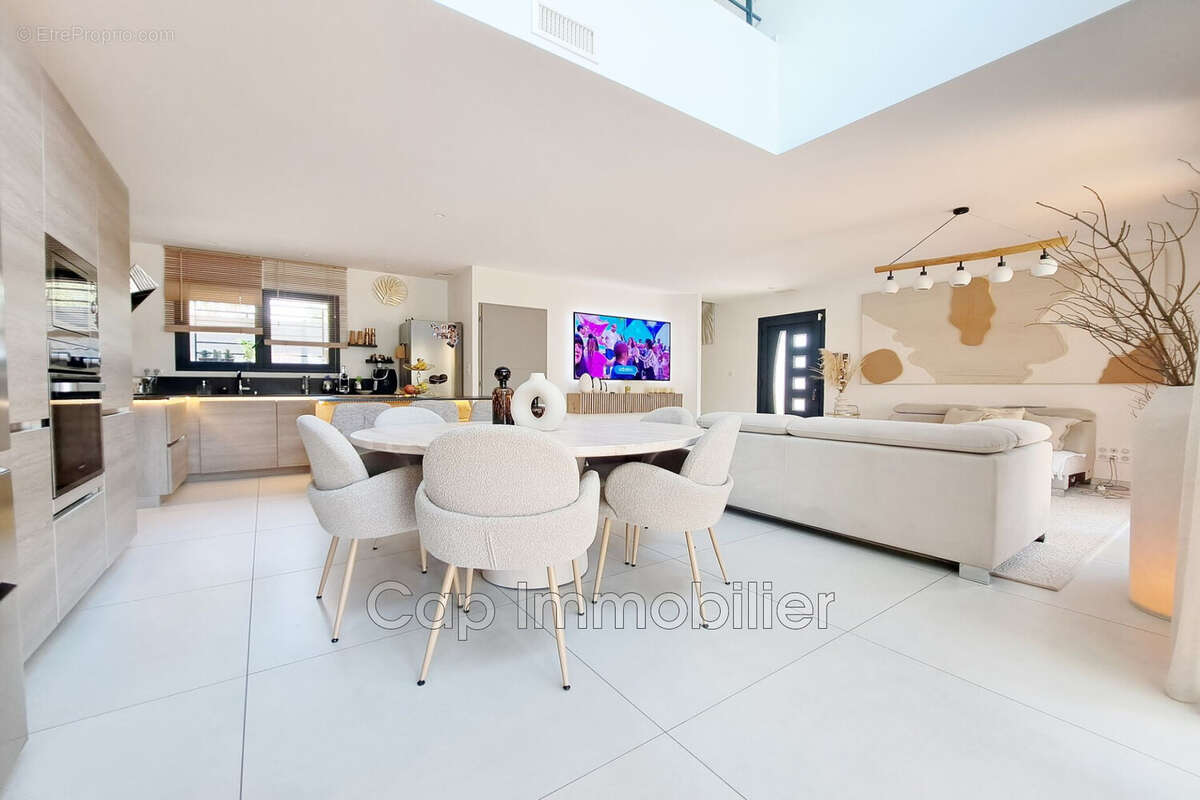 Maison 126 m² à Agde  - photo 4