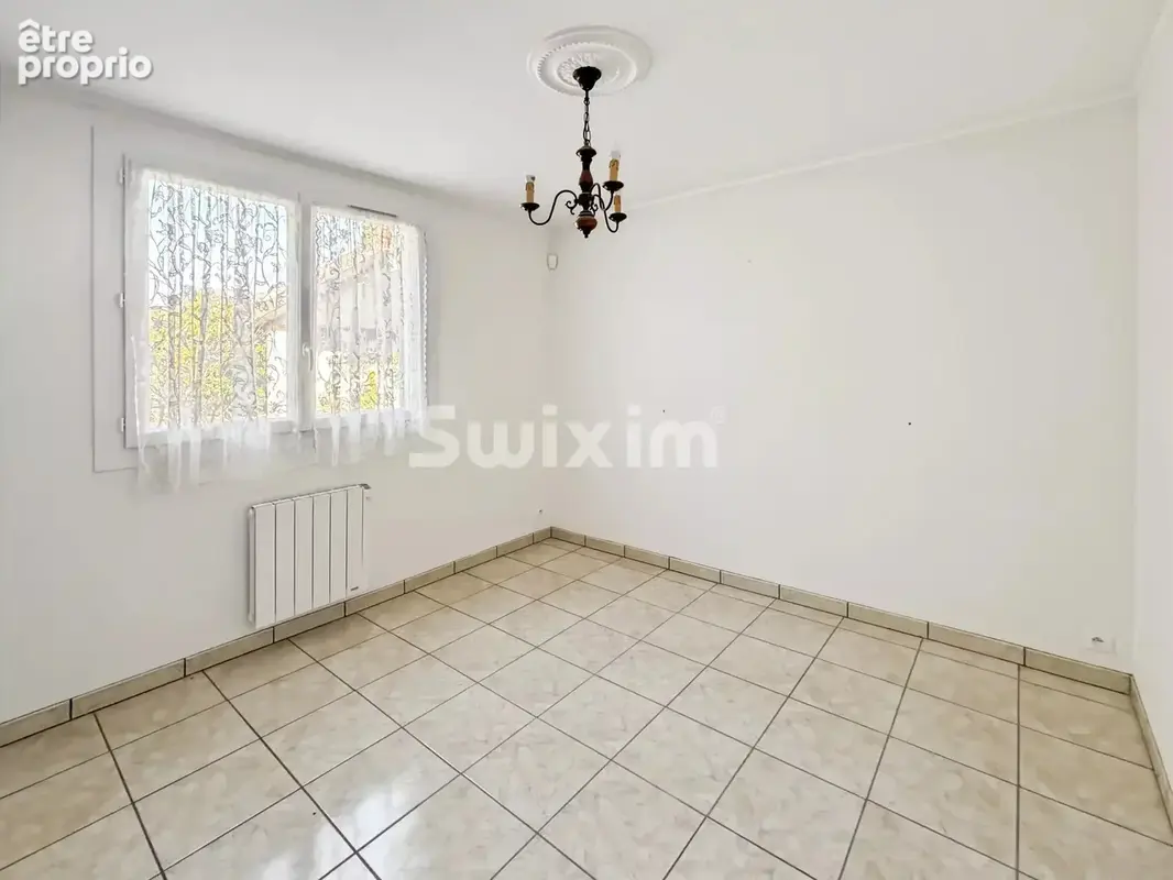 Maison de plain-pied avec jardin arboré - photo 9
