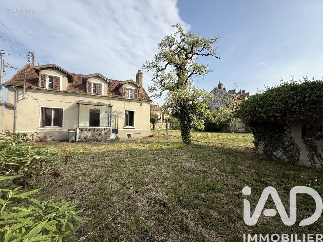 Photo 1 - Maison à MONTEREAU-FAULT-YONNE
