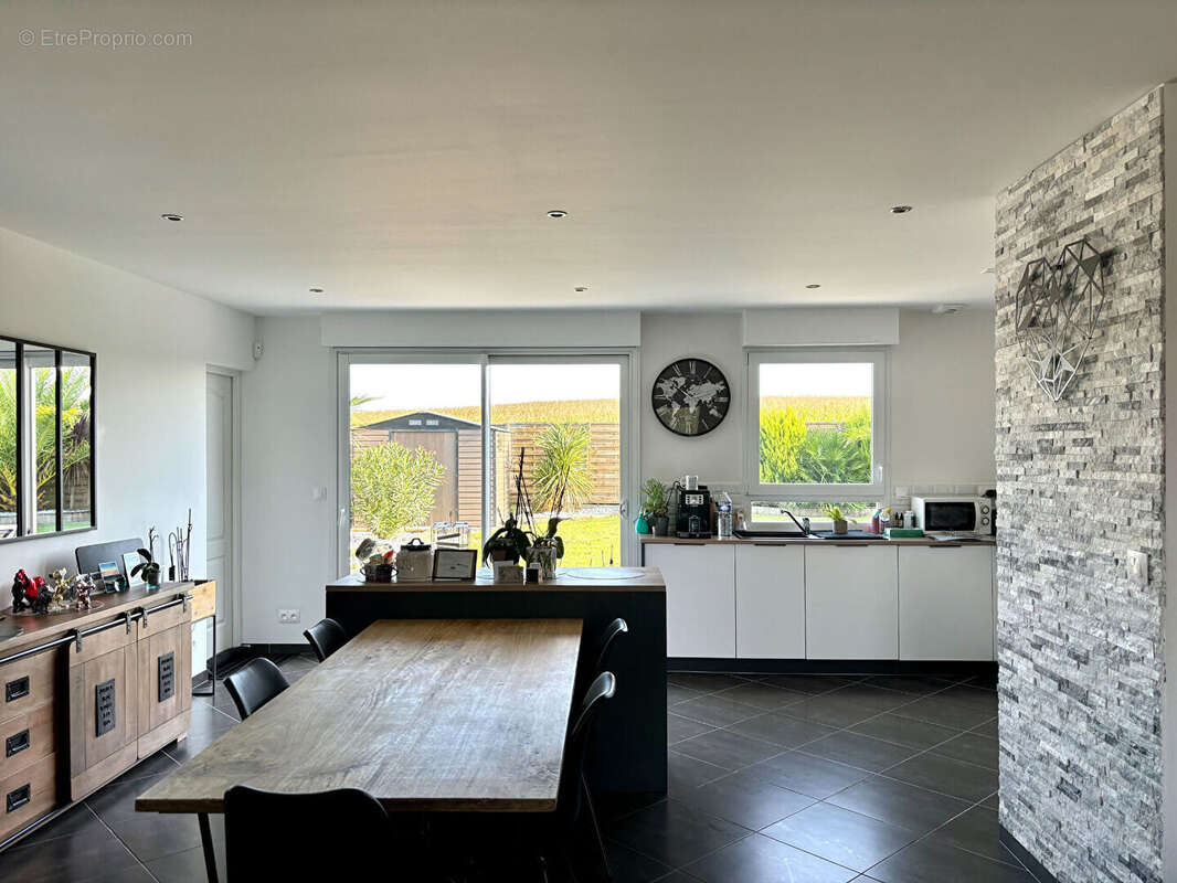 Maison à TONNAY-CHARENTE