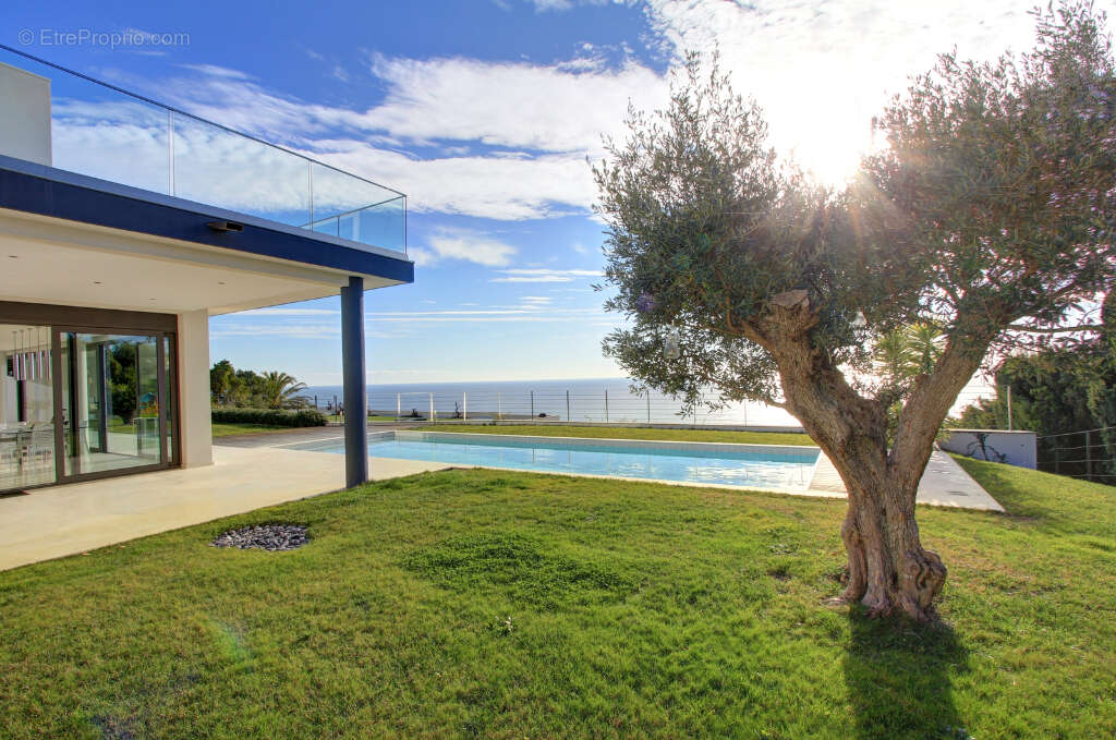 Maison à LES ISSAMBRES