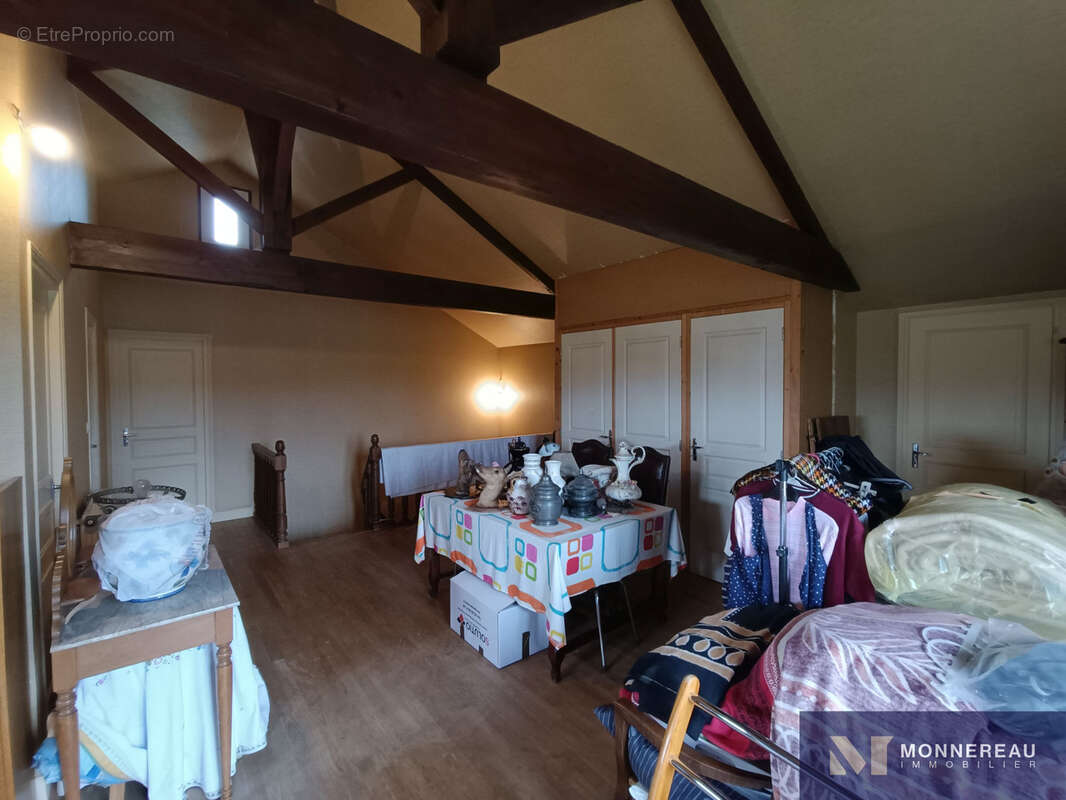 Maison à ROULLET-SAINT-ESTEPHE