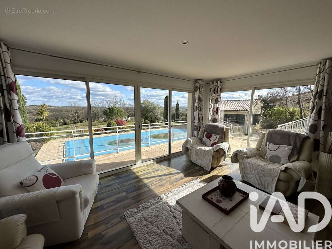 Maison 243 m² à Saint-Paul-De-Loubressac  - photo 2