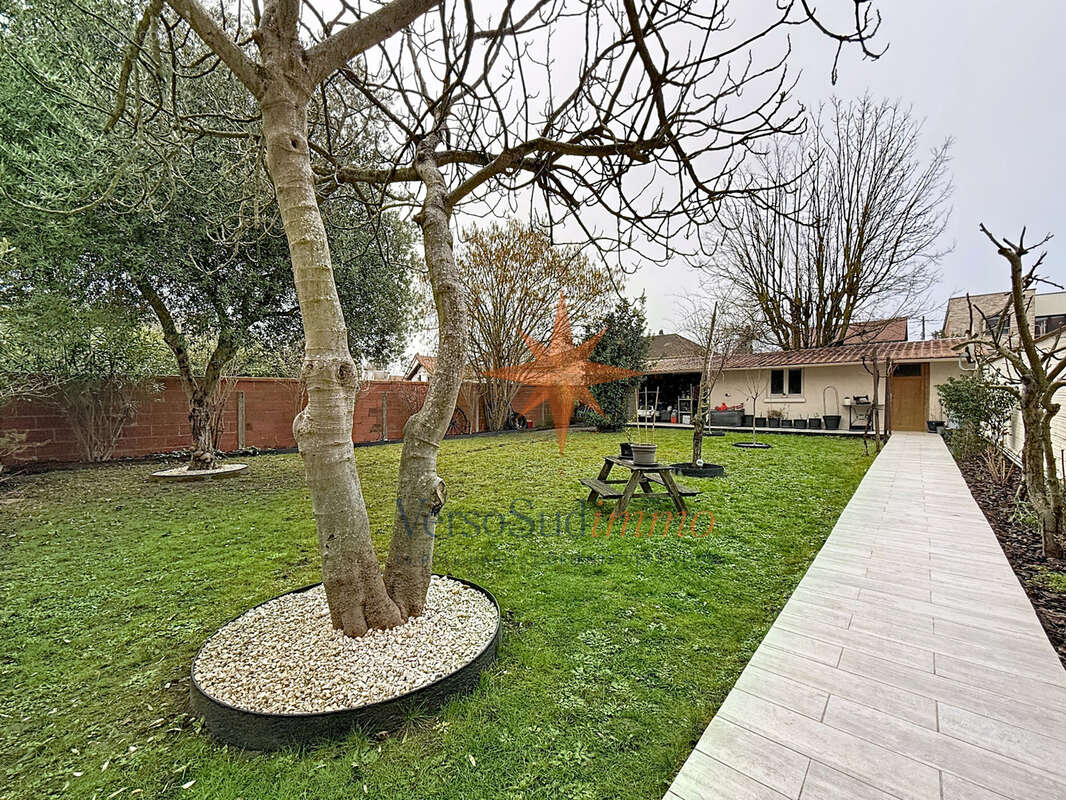 Maison à CHAMPS-SUR-MARNE