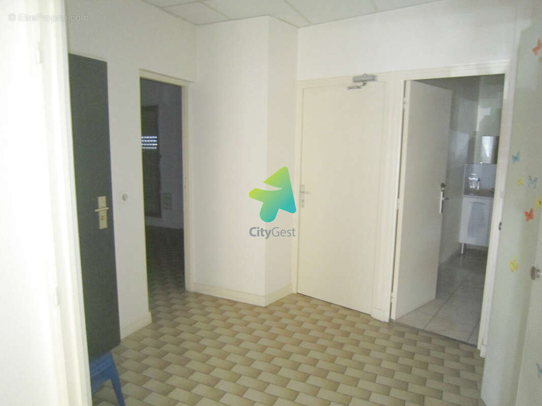 Commerce à NARBONNE