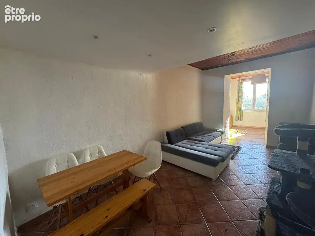 Appartement 3 pièces 86 m² · à Marseille-15e · 86 m² · 160 000 €