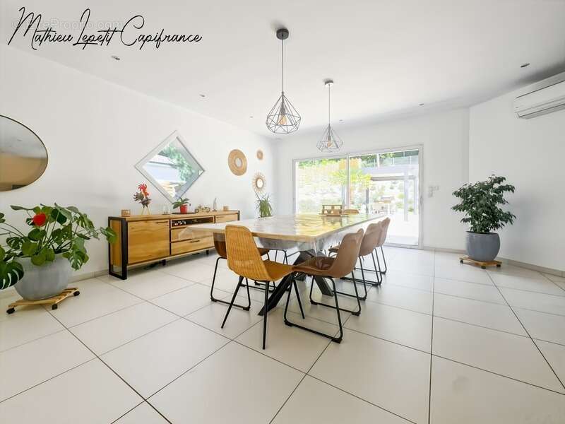 Maison contemporaine de 253 m² avec piscine, garage isolé de 100 m² et terrain de 4 728 m² – CHANCELADE- aucun travaux à prévoir - photo 4