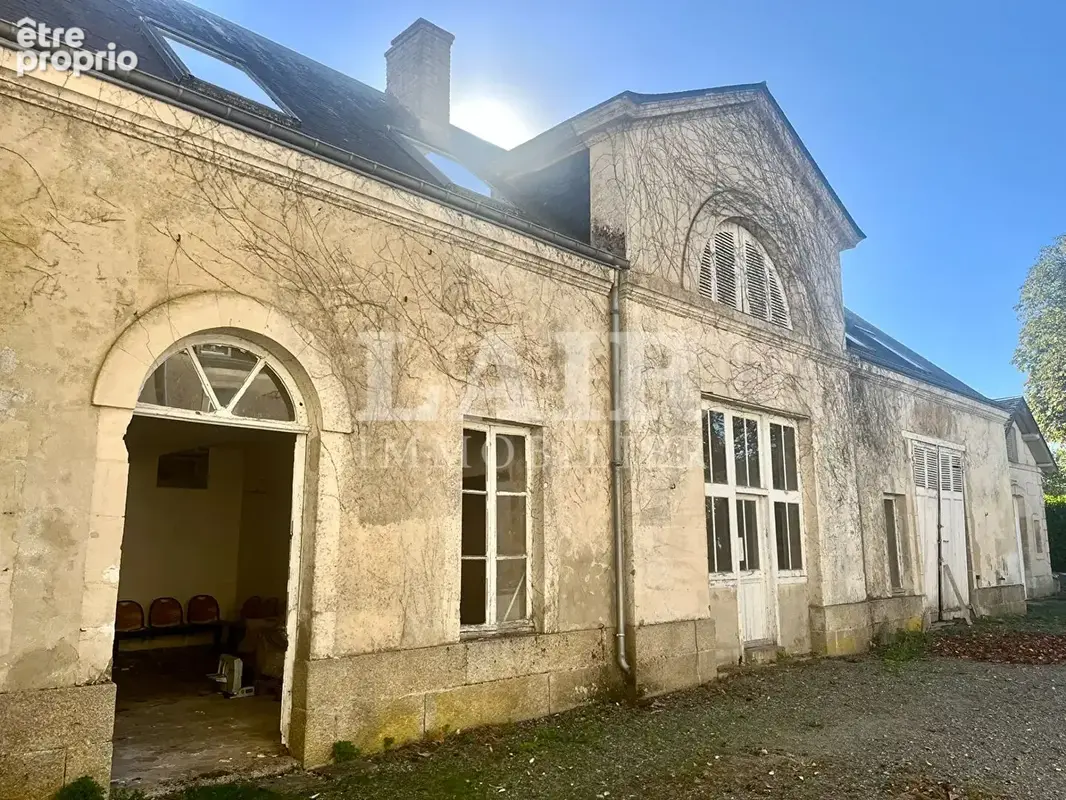 Bel immeuble de caractère à vendre au coeur de Mamers - Réf 15644 - photo 2