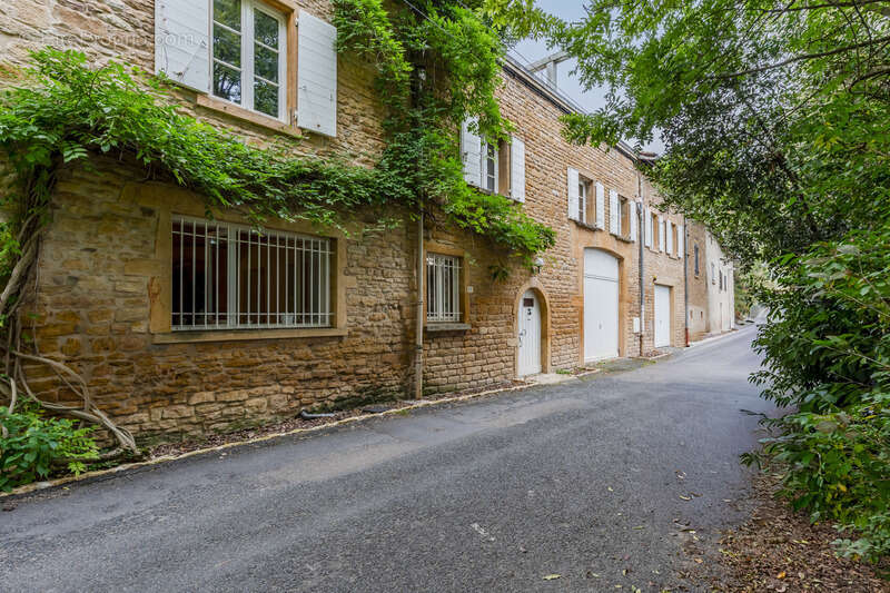Maison à POUILLY-LE-MONIAL
