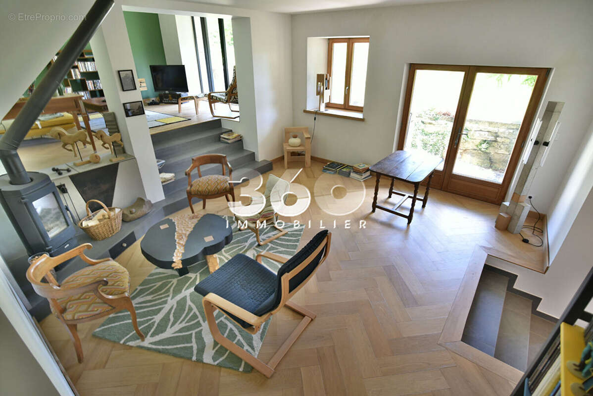 Maison à SAINT-GERMAIN-LA-CHAMBOTTE
