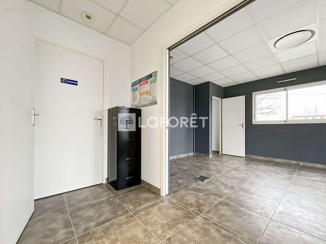 Local commercial Beaupreau En Mauges 85 m2 - photo 3