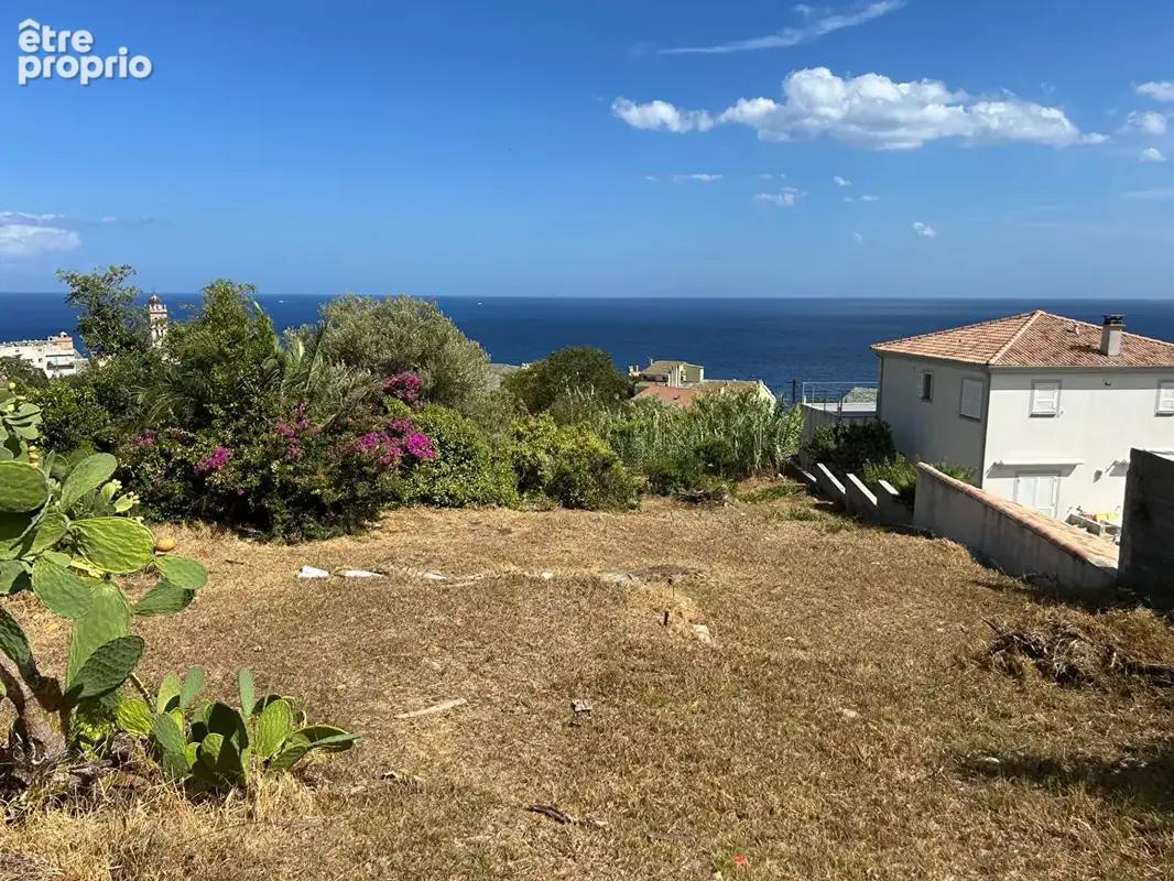 Terrain à BASTIA