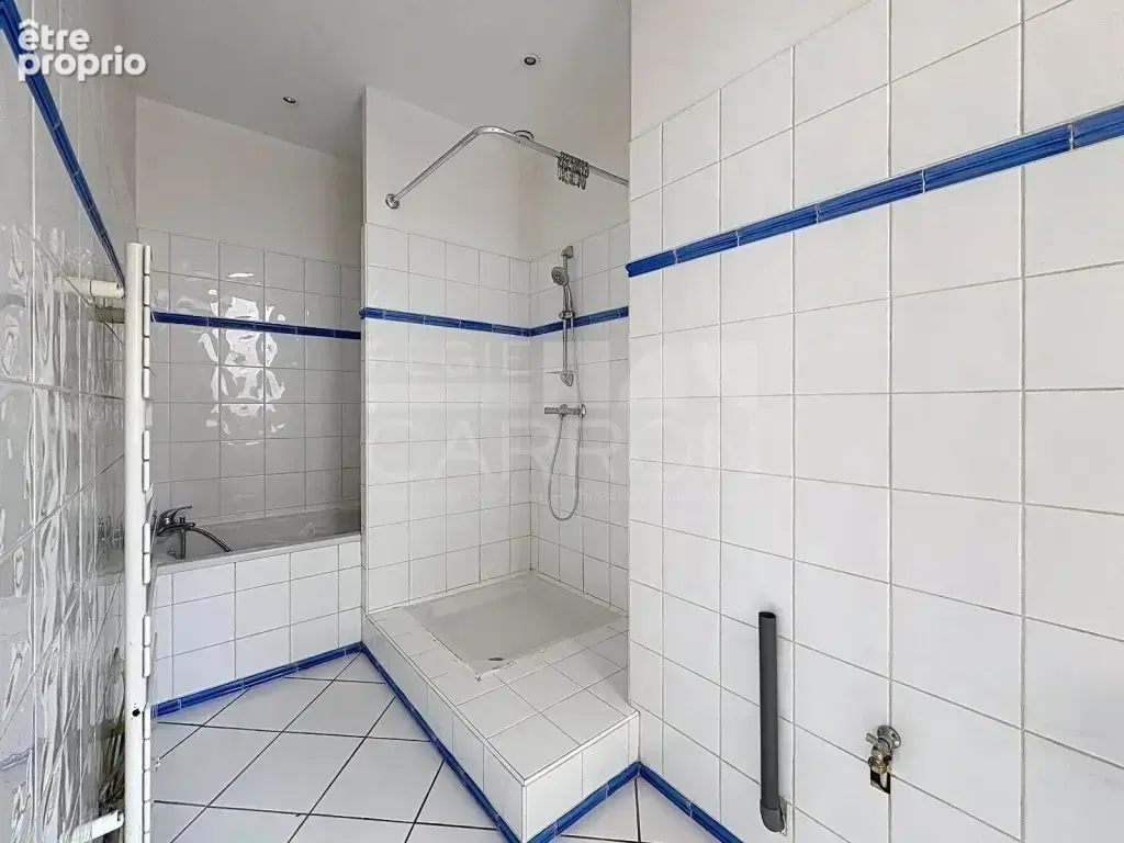 Lyon 2 / jacobin - 57m² dernier etage balcon 345000€ - photo 7