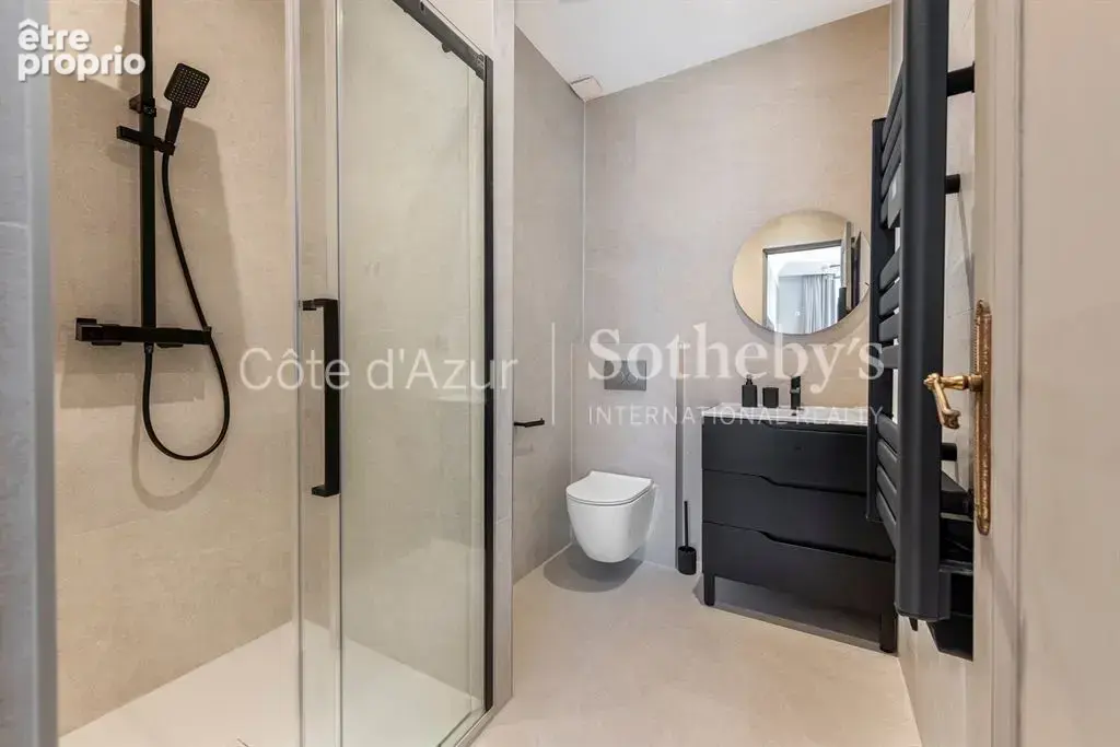 Appartement rénové de 89 m² dans l'immeuble du Negresco à Nice - photo 11