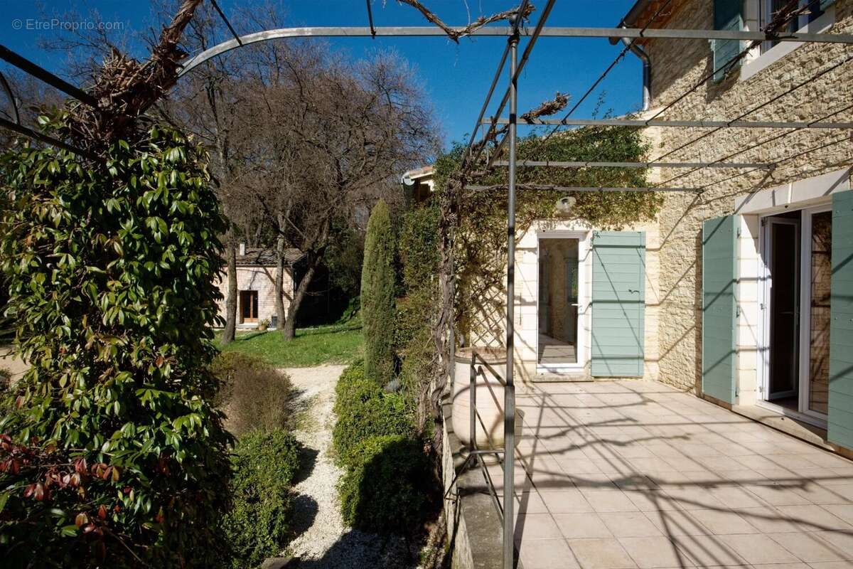 Maison à SAINT-VICTOR-DES-OULES