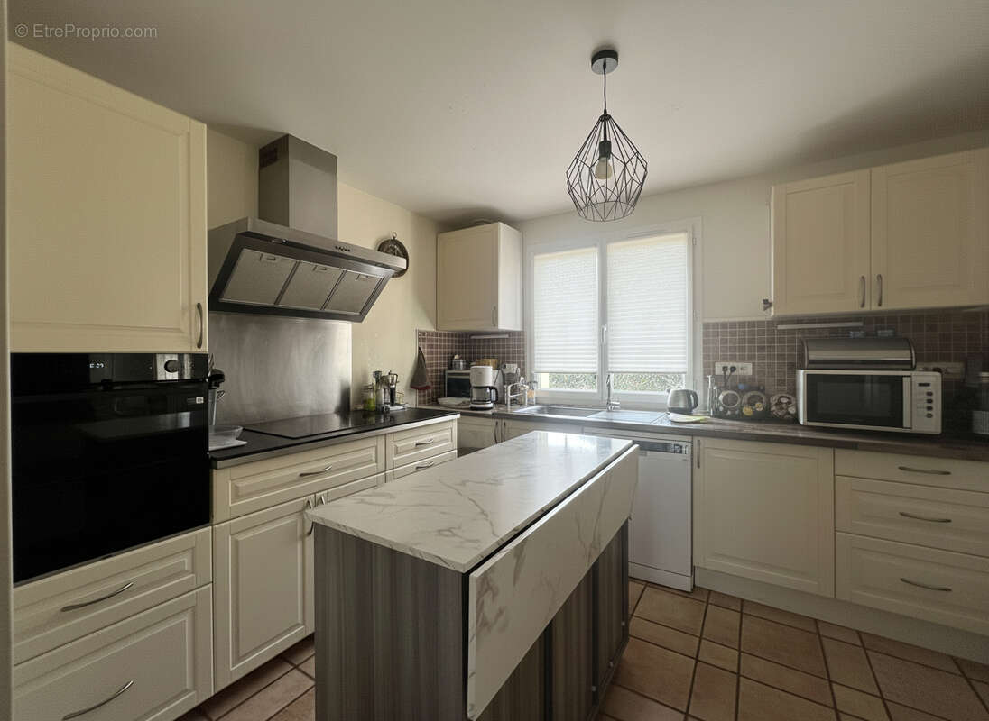 Maison à FONTENAY-LE-VICOMTE