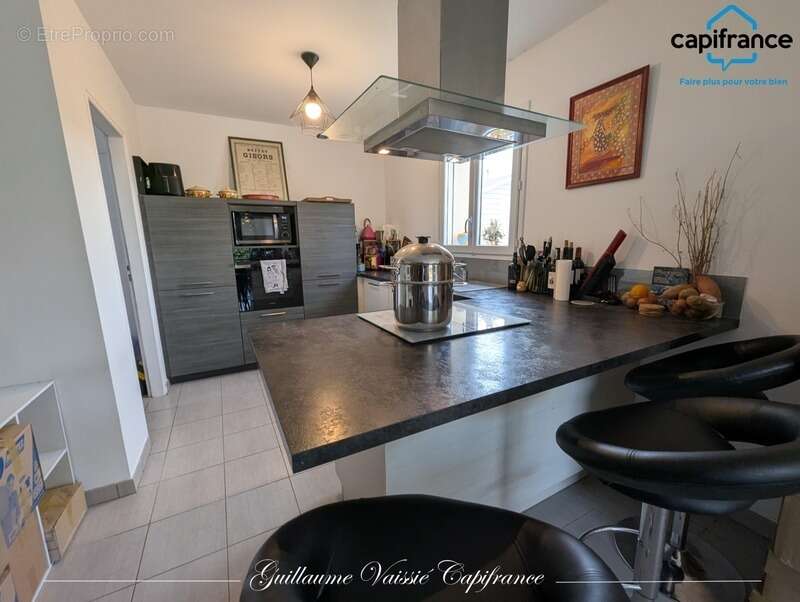 Maison à vendre 5 pièces - 3 chambres - VOUNEUIL SOUS BIARD (86) - photo 2