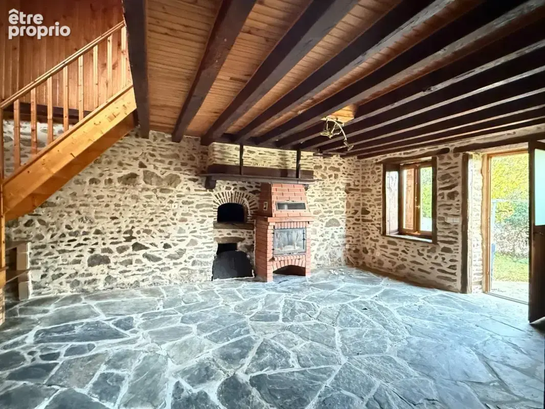 Ensemble de 2 maisons mitoyennes en pierre 209m² + grange, terrain 2000m² 79 500 € - photo 2