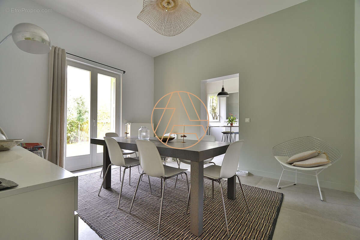 Maison à SAINT-MAUR-DES-FOSSES