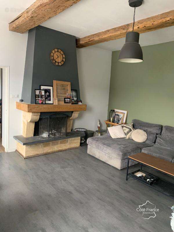 Maison à LA NEUVILLE-LES-DORENGT