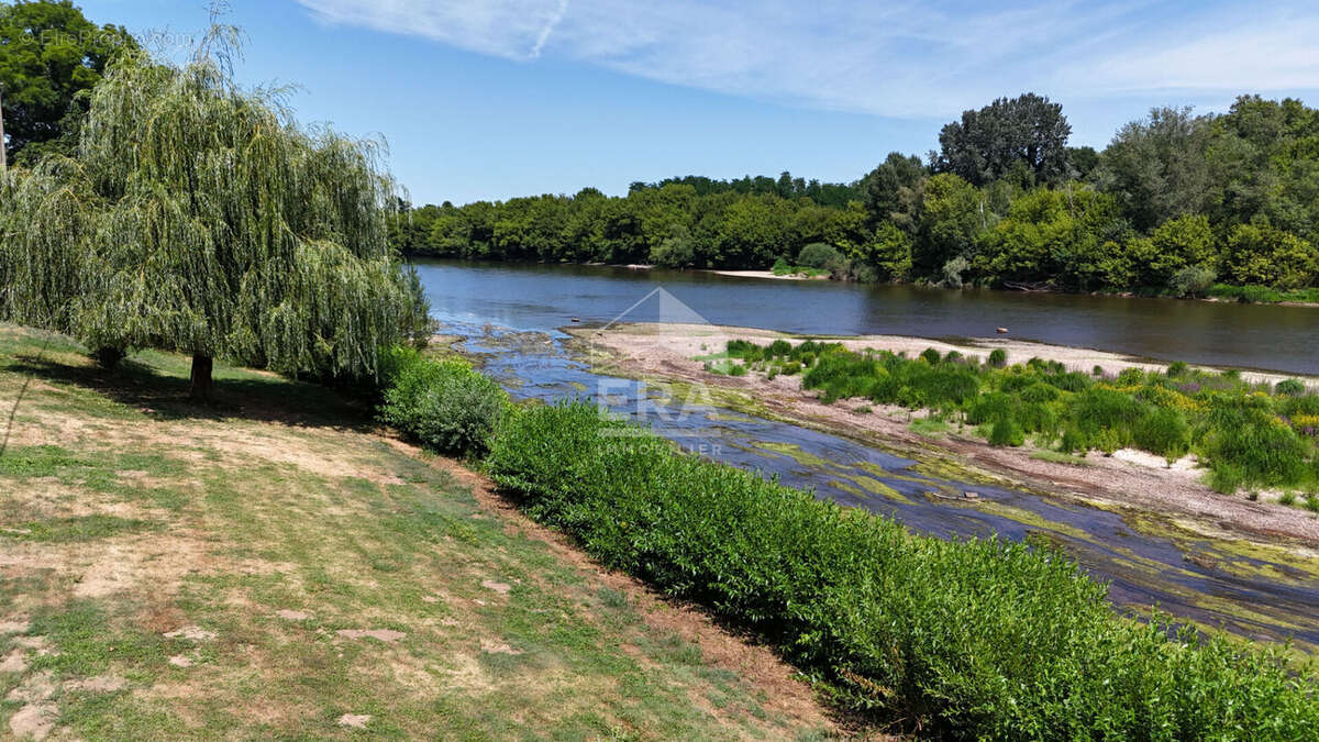 Rare sur le secteur : vaste maison avec deux parties habitations - photo 10