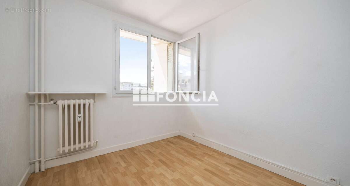 Toulouse St Cyprien: Agréable 3 pièces avec garage et cave. idéal en premier achat ou investissement - photo 6
