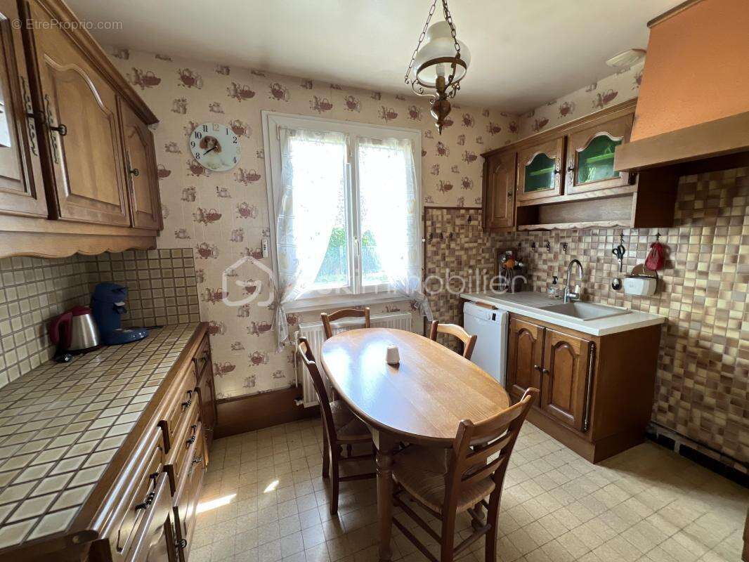Maison à SAINT-PRYVE-SAINT-MESMIN