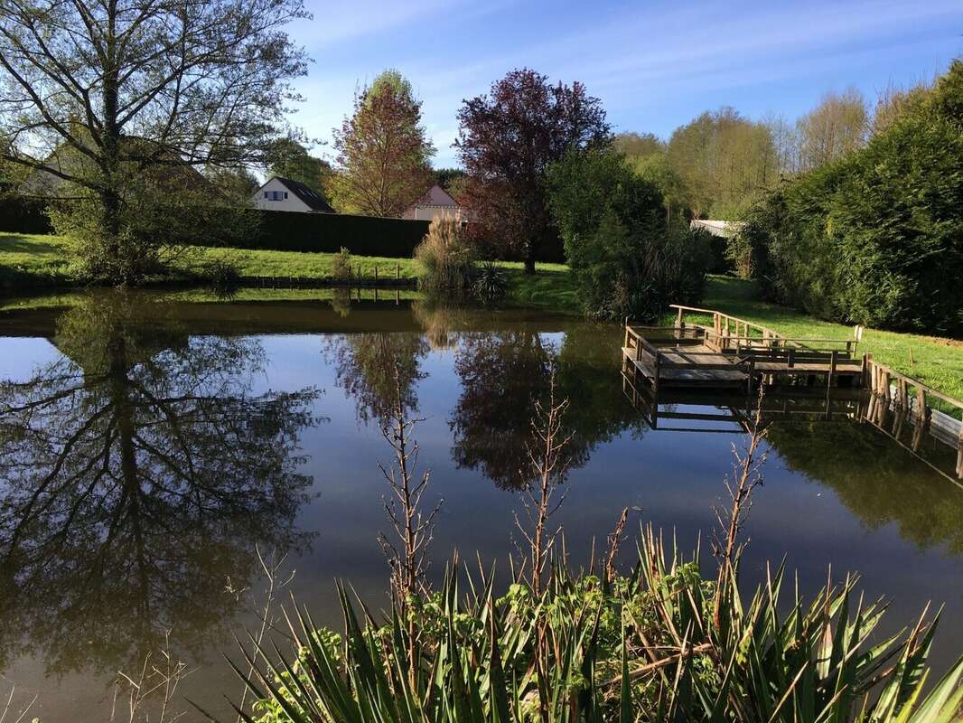 Terrain à MONTFORT-LE-GESNOIS
