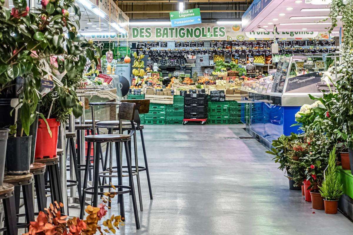 Paris 17e – Rue Truffaut / Batignolles – 2 pièces au calme, rénové, meublé et prêt à vivre - photo 14