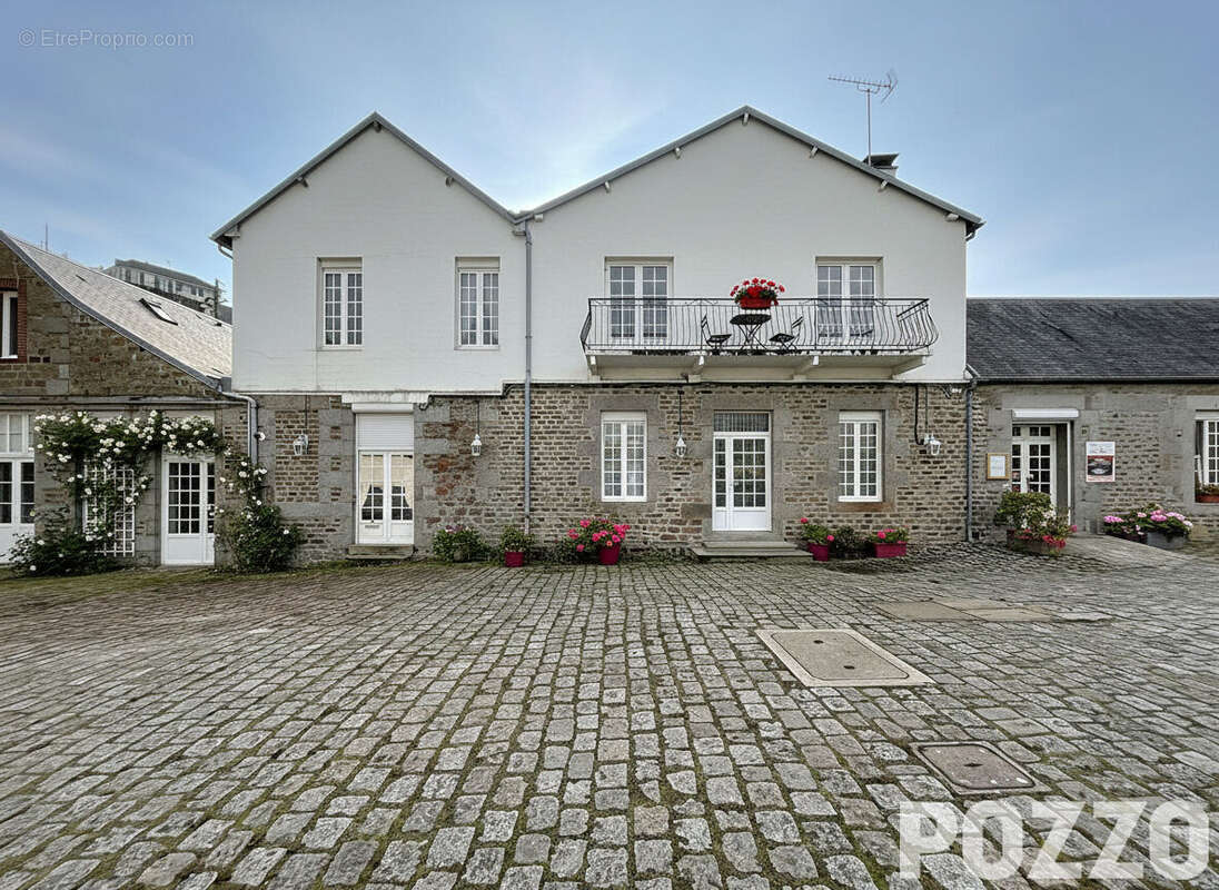 A vendre maison de 7 pieces (224 m2) a vire-normandie (14) - photo 4