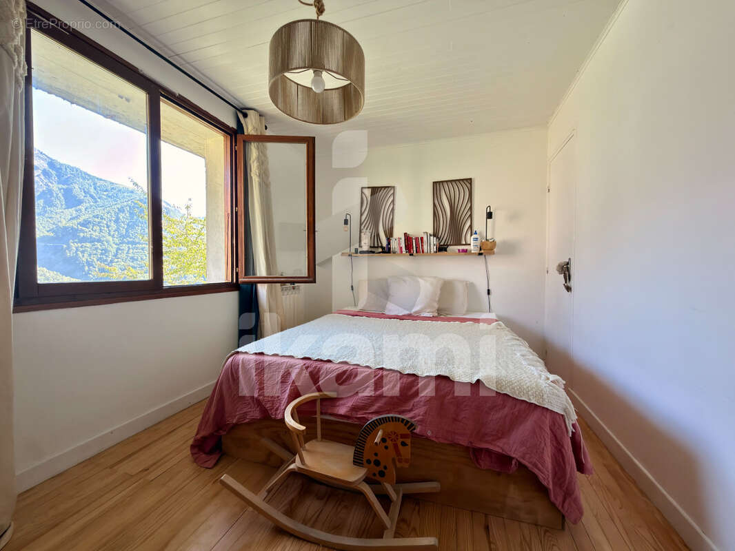 Maison individuelle rénovée avec vue exceptionnelle sur le lac du Chambon - photo 6