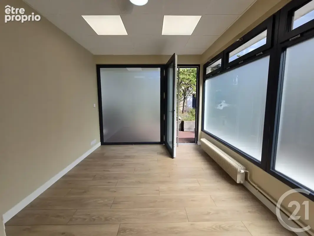 Photo Autres à Saint-Maur-Des-Fosses au prix de 550 000€