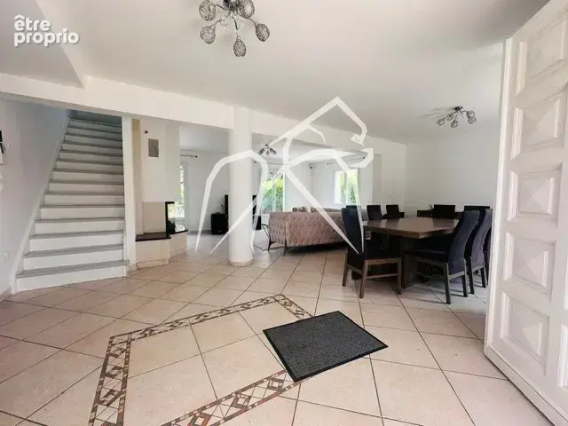 Maison  5 pièces  Bois-l'Évêque  155 m² - photo 4