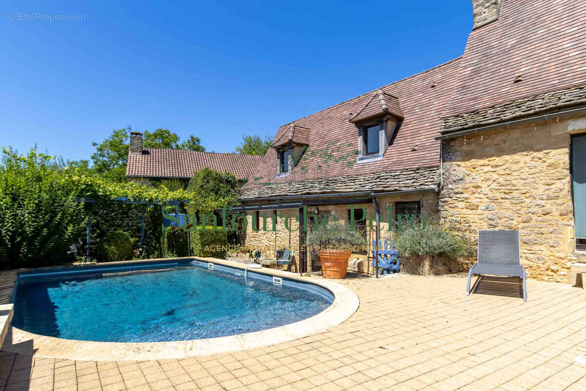 Maison à BEYNAC-ET-CAZENAC